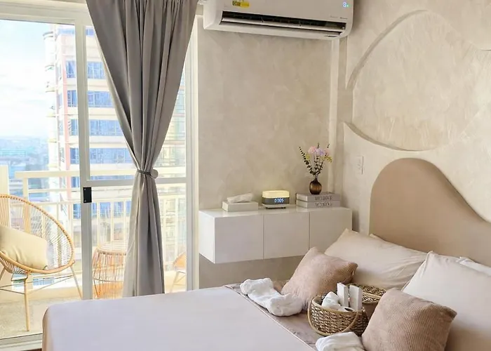 Aparthotel Midhaven Manila